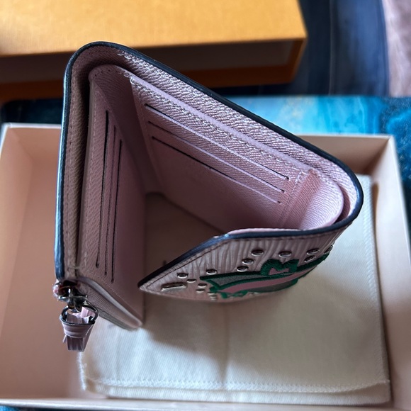 Limited Edition LV Pink Epi Portefeuille Victorine - Picture 6 of 15